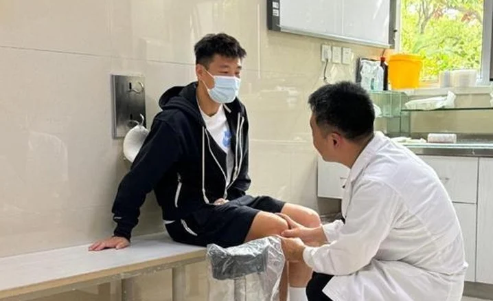 中实现新高